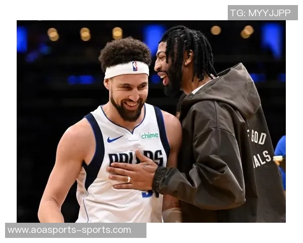 浓眉与欧文仅联手一场独行侠赛季几近终结引发唏嘘感慨