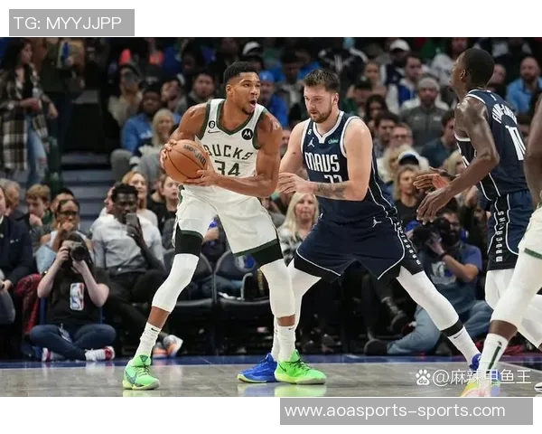 字母哥上半场表现抢眼8投5中贡献16分3篮板1助攻2抢断引领球队奋勇争先 字母哥上半场表现抢眼8投5中贡献16分3篮板1助攻2抢断引领球队奋勇争先